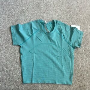 4-12 NWTsize 4 Lululemon Swiftly Tech Cropped Short Sleeve 2.0 SXFN